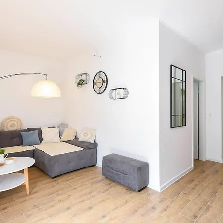 Place4you Apartment *